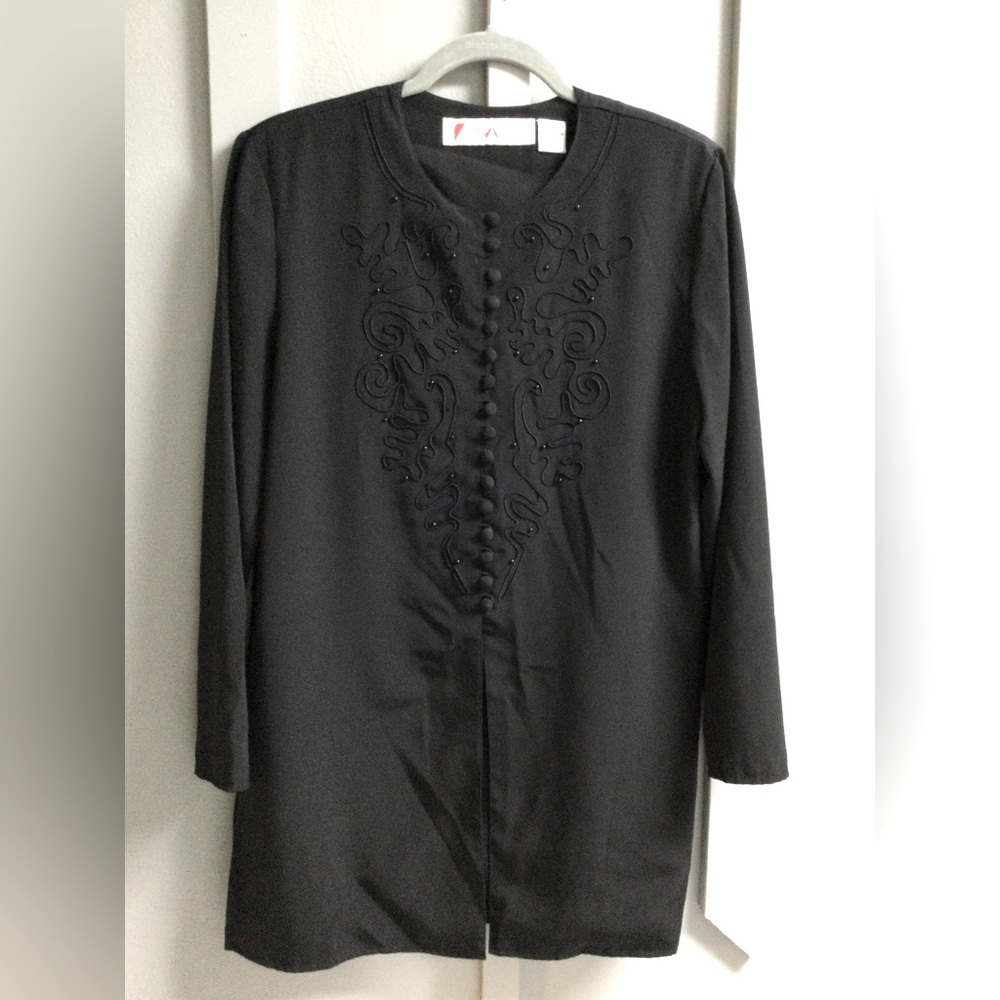 Beautiful black polyester blazer size 8